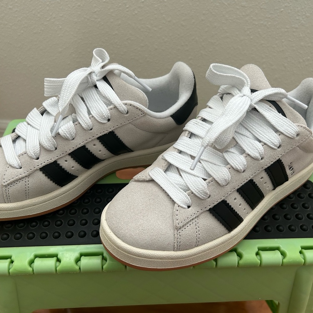 adidas Women's Sneakers White and Black